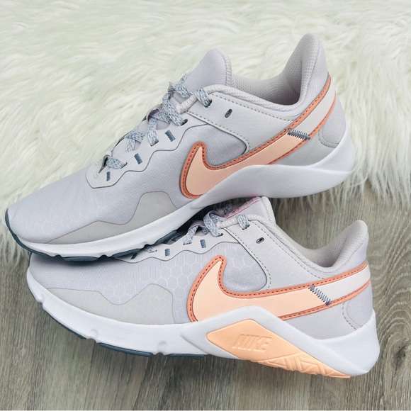 NWT Nike Legend Essential 2 Women’s Shoes - Picture 5 of 8